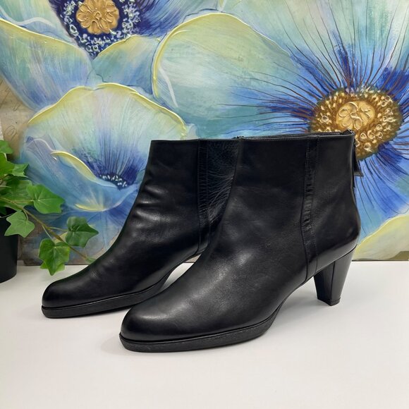 Stuart Weitzman Back Zipper Leather Ankle Boots Black  Size 10 - Picture 2 of 15